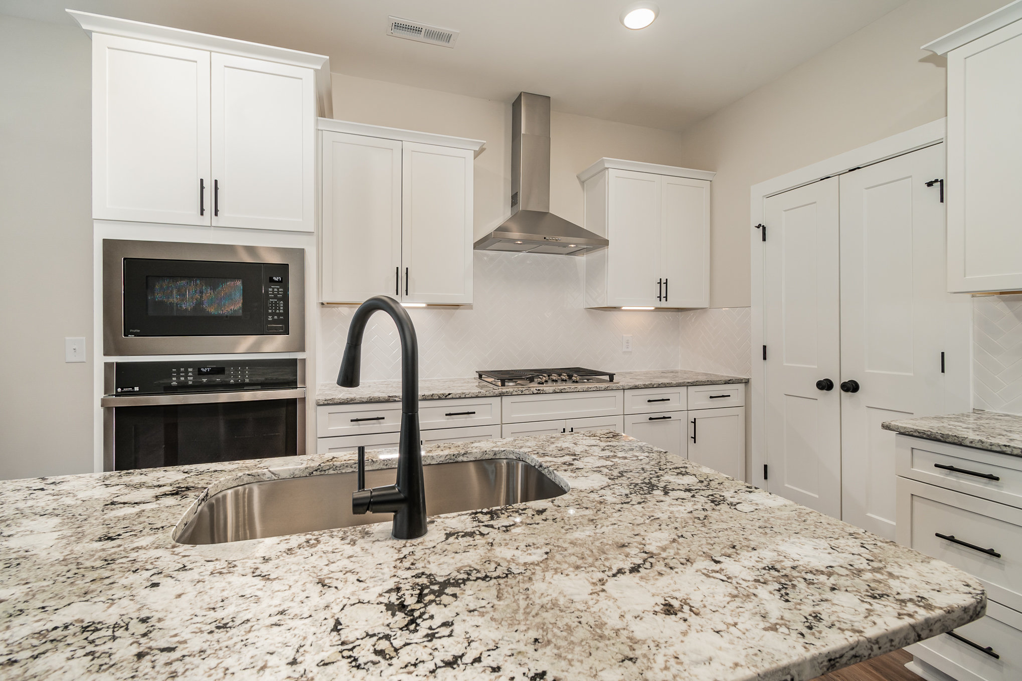 ${column.getChild('alt').value}