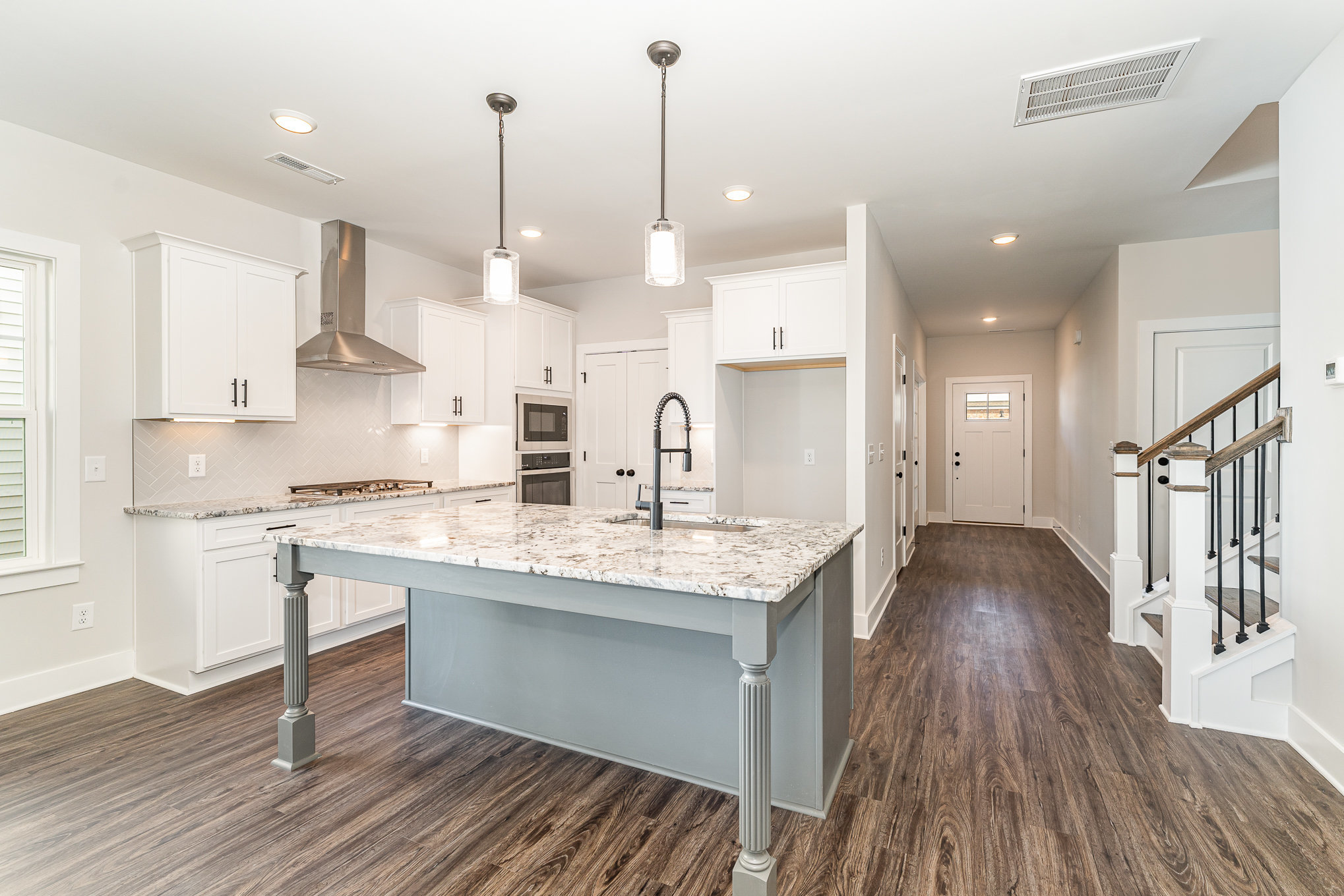 ${column.getChild('alt').value}