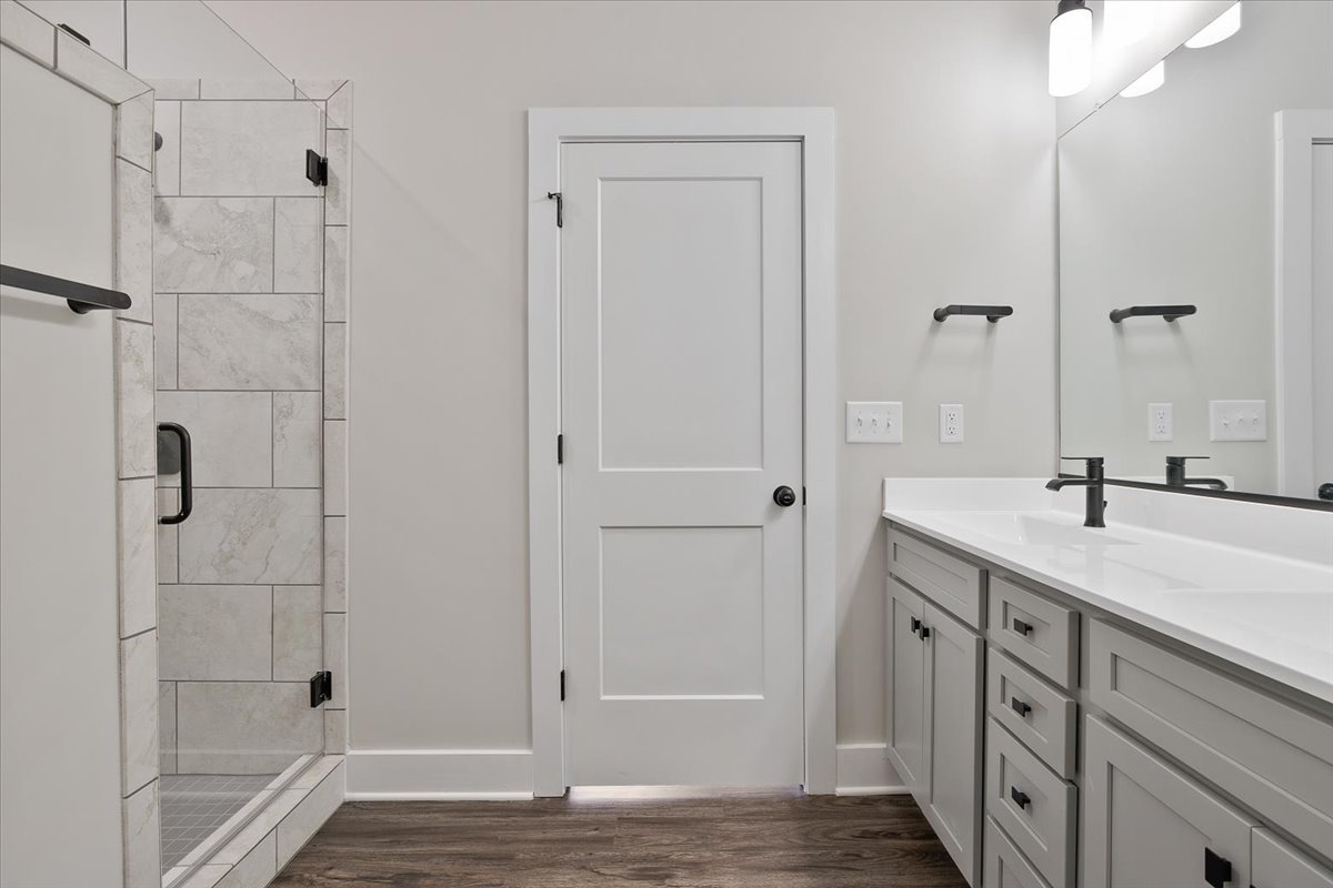 ${column.getChild('alt').value}